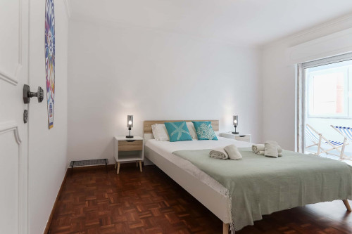 Bright and Cozy Apartment in Rua Sacadura Cabral, Estoril