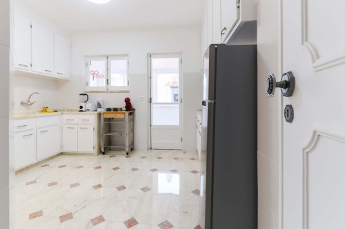 Bright and Cozy Apartment in Rua Sacadura Cabral, Estoril - Gallery - 14