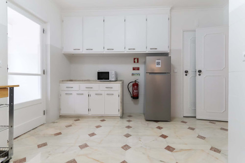 Bright and Cozy Apartment in Rua Sacadura Cabral, Estoril