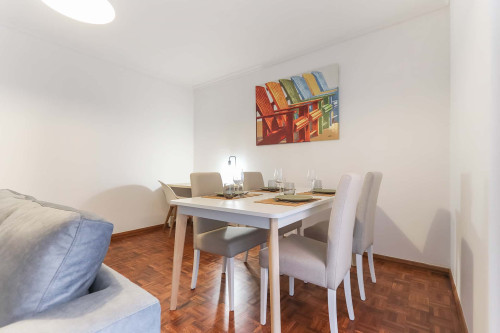 Bright and Cozy Apartment in Rua Sacadura Cabral, Estoril