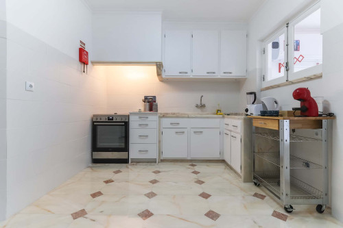 Bright and Cozy Apartment in Rua Sacadura Cabral, Estoril - Gallery - 13