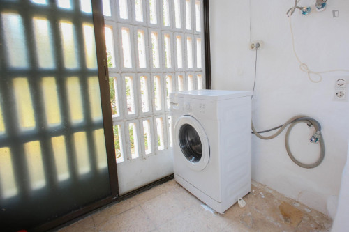 Nice double ensuite bedroom in a 5-bedroom apartment near Universitat de València