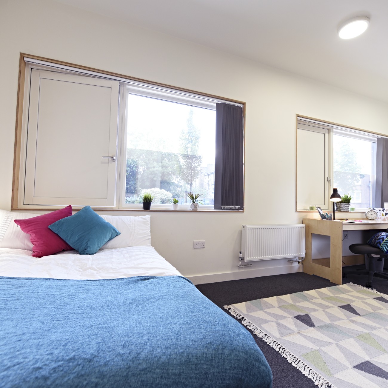 Studio Medium - Surrey House - Gallery - 1