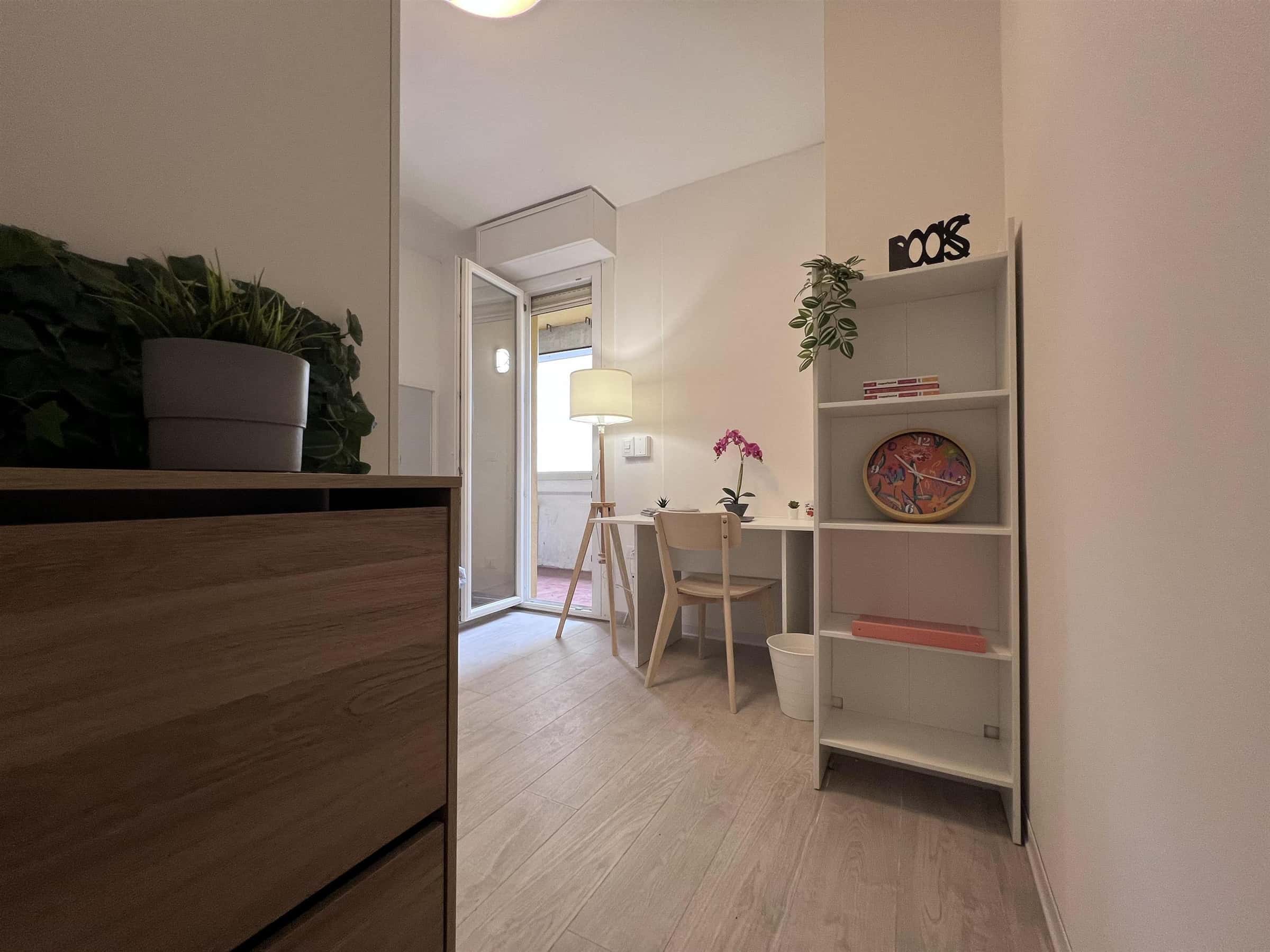 Via Genova 19 - Stanza 206 - 1
