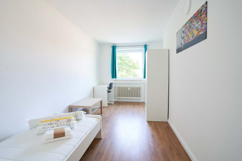 Kölner Landstraße - Room 5
