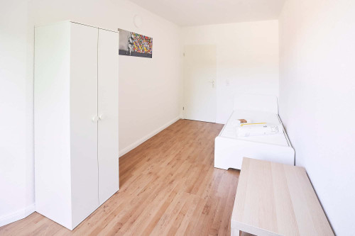 Kölner Landstraße - Room 5