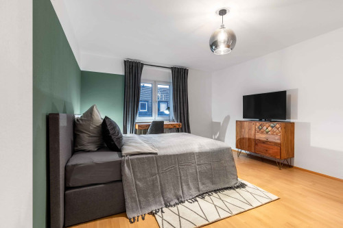 Room in Friedrichstraße, Düsseldorf for 90 m² with 3 bedrooms