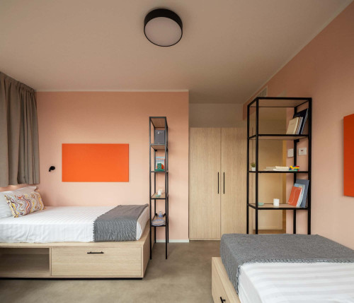 Double room in apartment - Students only