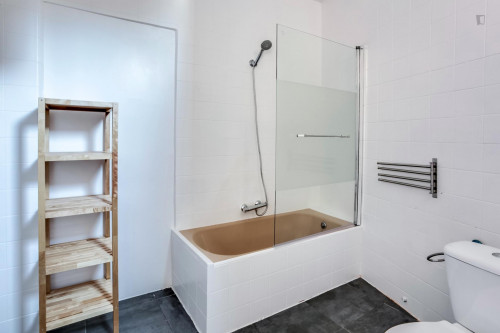 Lovely single bedroom next to Urquinaona metro station - Gallery - 2