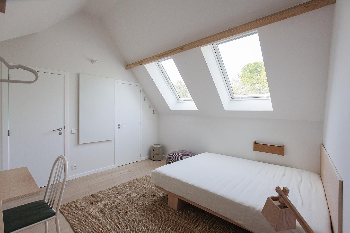 Room With Private Bathroom (shower, Sink) And Toilet - 7