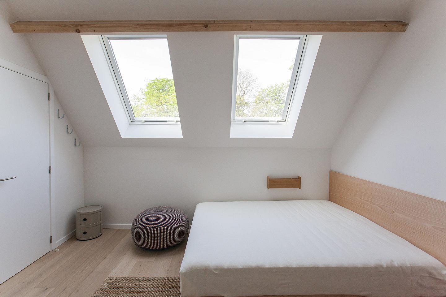 Room With Private Bathroom (shower, Sink) And Toilet - 5