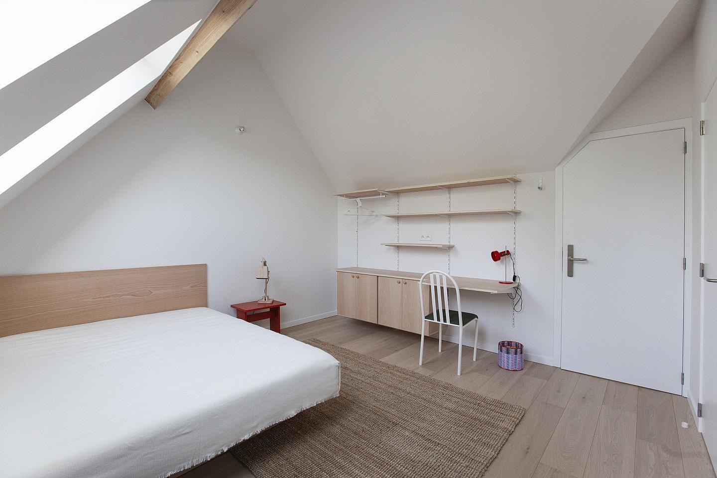 Room With Private Bathroom (shower, Sink) And Toilet - 15