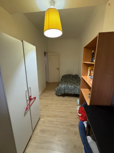 Welcoming bedroom in Santo António dos Olivais area