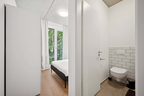 Room in Stromstraße, Berlin for 58 m² with 3 bedrooms