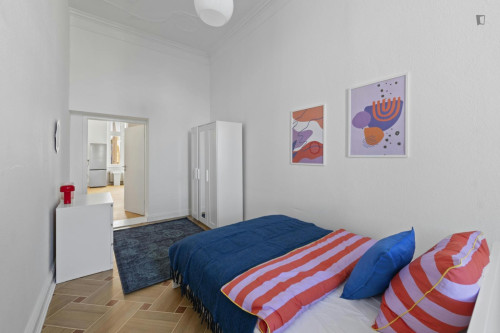 Sublime double bedroom in the Bavarian Quarter
