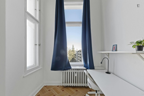 Sublime double bedroom in the Bavarian Quarter