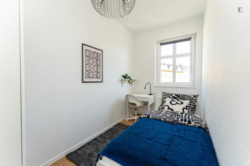 Very nice single bedroom near Wassermannstraße tram station