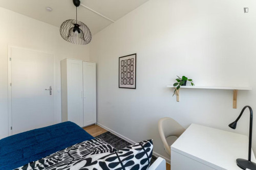 Very nice single bedroom near Wassermannstraße tram station