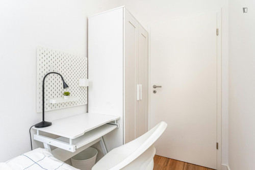 Very neat single bedroom near the Ostbahnhof train station  - Gallery -  5