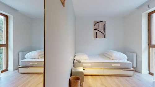 Large double bedroom near Parc Georges Bazin