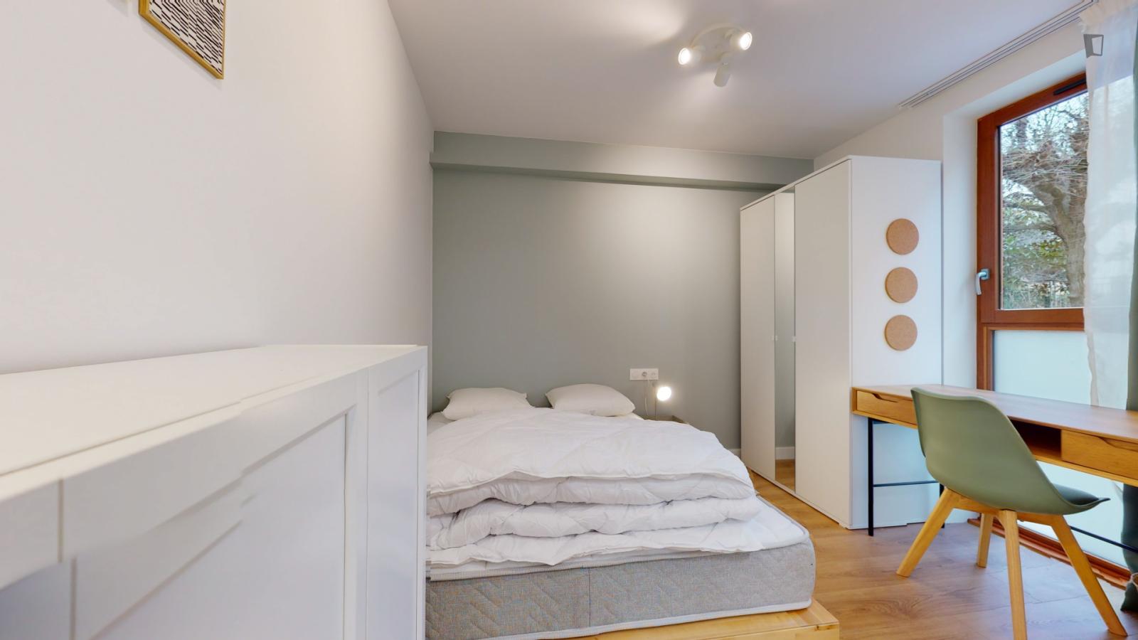 Spacious Double Ensuite Bedroom Near Parc Georges Bazin - Spacious double ensuite bedroom near Parc Georges Bazin - Gallery - 1