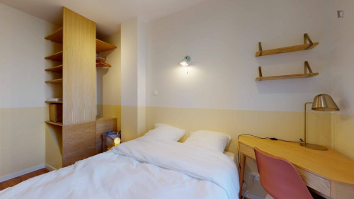 Neat single bedroom near Parc Stalingrad