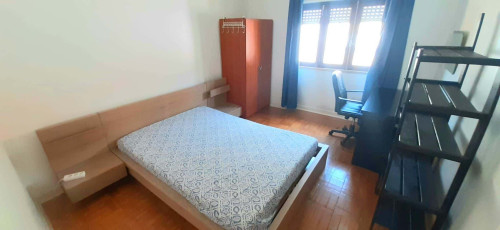 Single Room with Doublebed in Coimbra
