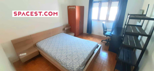 Single Room with Doublebed in Coimbra