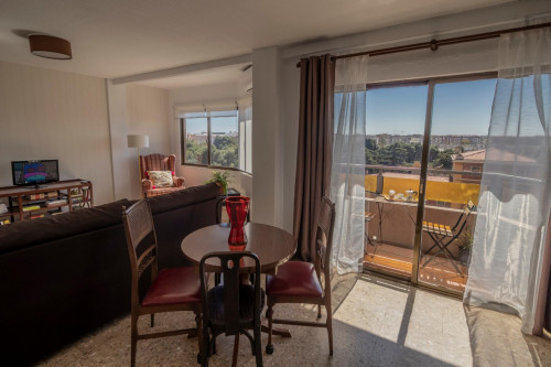 Double bedroom in 4-bedroom apartment