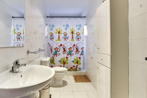 Comfy single bedroom in a 3-bedroom flat near Parque del Retiro  - Gallery -  5