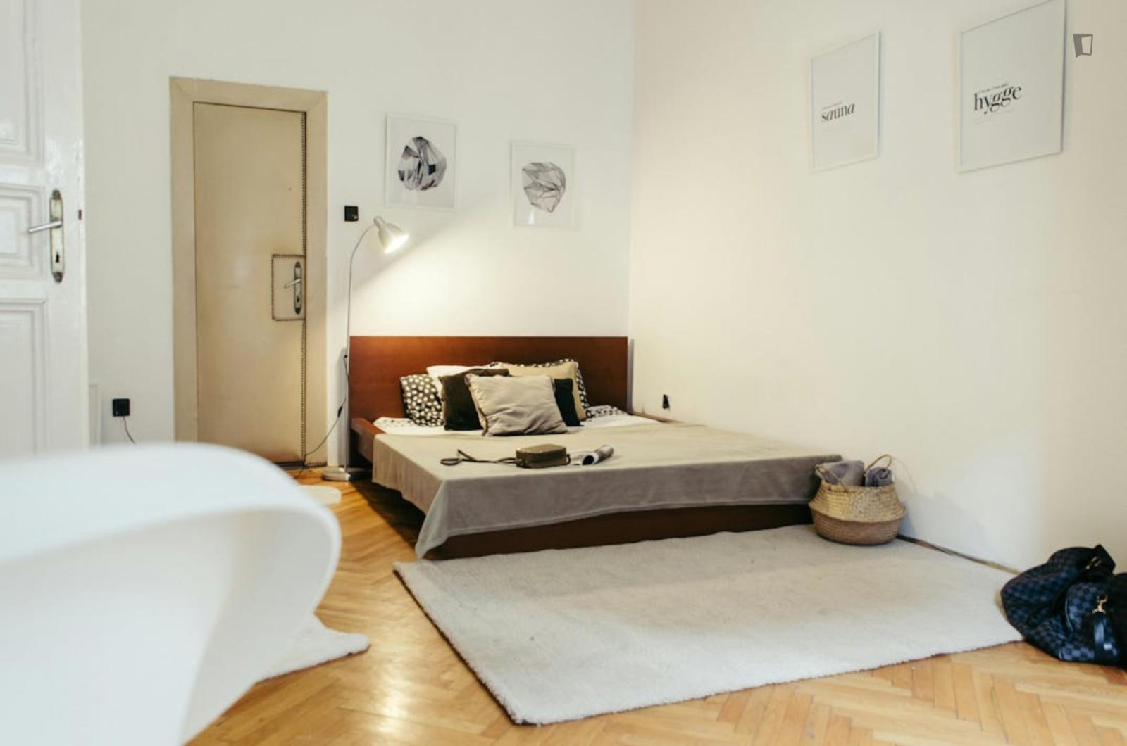 Appealing Double Bedroom In Budapest - Appealing double bedroom in Budapest - Gallery - 1