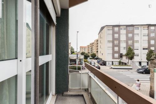Really neat single bedroom near Instituto Superior de Engenharia - Gallery - 12