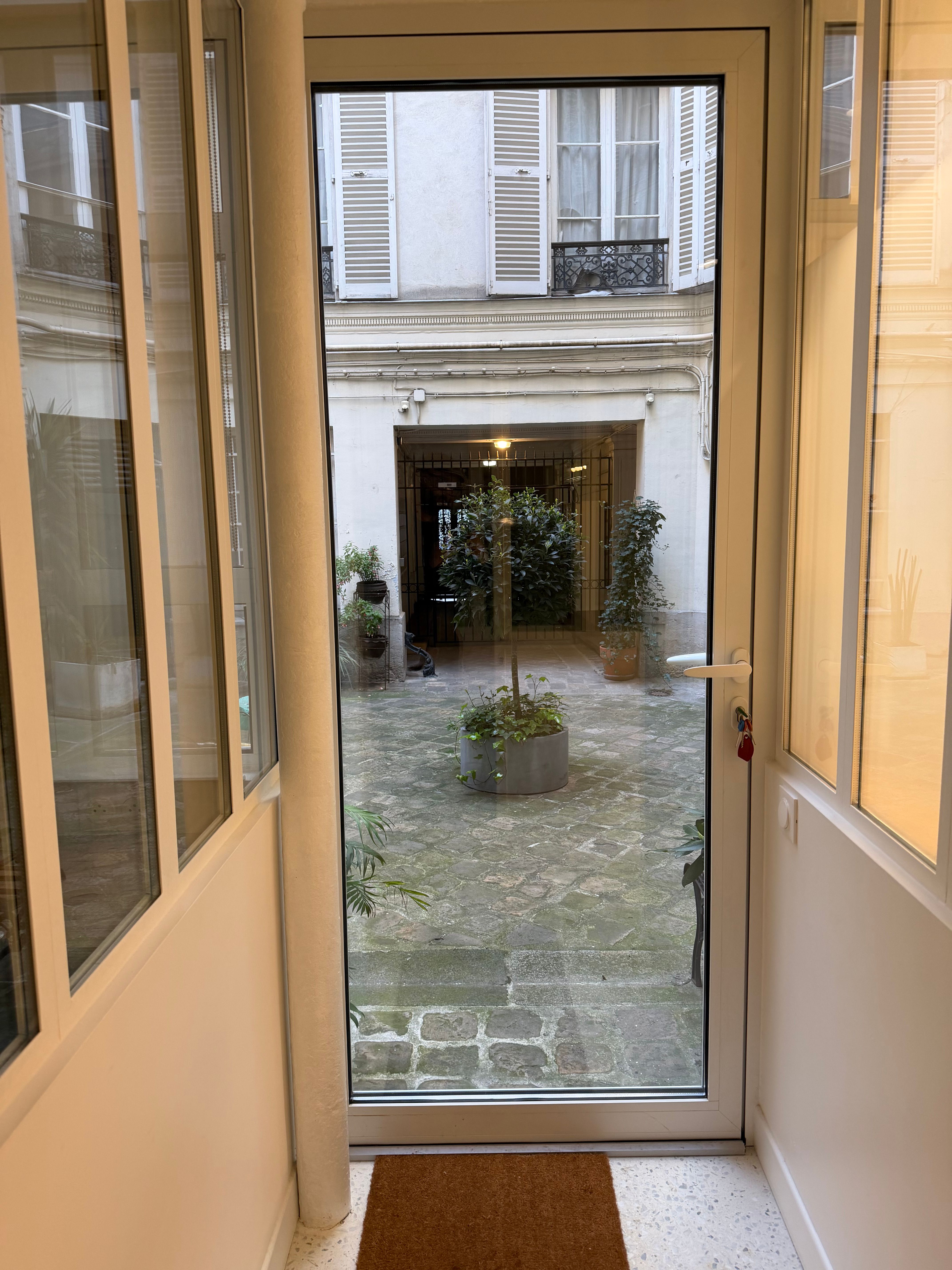  Elegant, Brand-New And Quiet One-Bedroom Apartment On Rue D’Enghien, Paris 10th – Courtyard Level, S  -  Elegant, brand-new and quiet one-bedroom apartment on Rue d’Enghien, Paris 10th – courtyard level, sleeps up to 4  - Gallery -  15