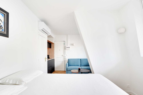 Cozy, practical and well-furnished studio for 2 people - Arc de Triomphe / Champs-Élysées