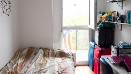 Bright double bedroom in a 3-bedroom apartment near Trinitat Nova metro station - Gallery - 17