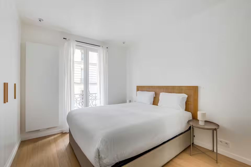  Beautiful, Spacious Apartment For 4 People In Sacré-Cœur  -  Beautiful, spacious apartment for 4 people in Sacré-Cœur  - Gallery -  3