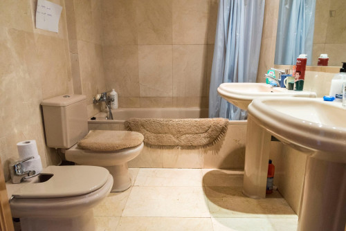 Big single bedroom near the Mirasierra metro with private bathroom - Gallery - 13