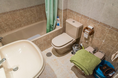 Big single bedroom near the Mirasierra metro with private bathroom - Gallery - 10