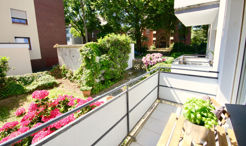 Quiet and Bright Apartment with Sunny Balcony in Bochum’s City Center