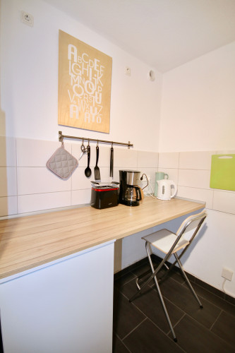 Quiet and Bright Apartment with Sunny Balcony in Bochum’s City Center  - Gallery -  5
