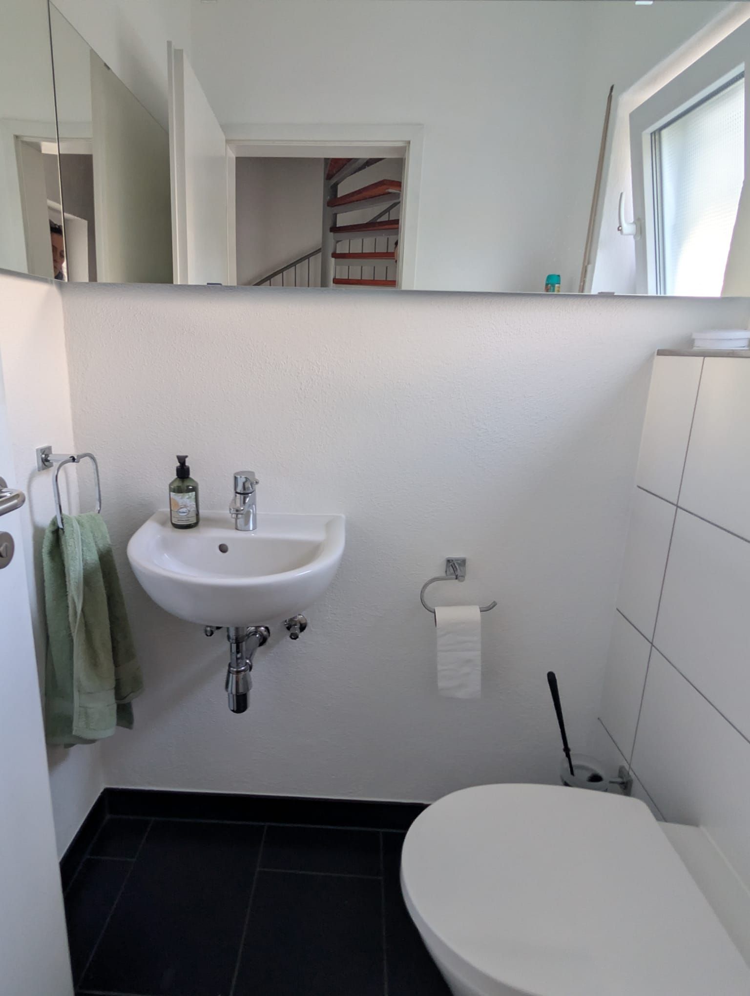 Premium Fully Furnished Home With Balcony - Idyllic Nature Location In Hanau-Wilhelmsbad - 1