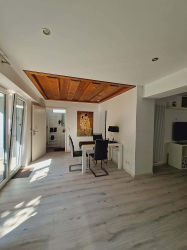 Apartment in Bunsenstraße, Bonn for 120 m² with 2 bedrooms