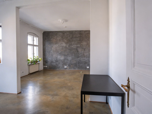 3-Room Altbau near Mauerpark, 4th Floor, Flooded with Light