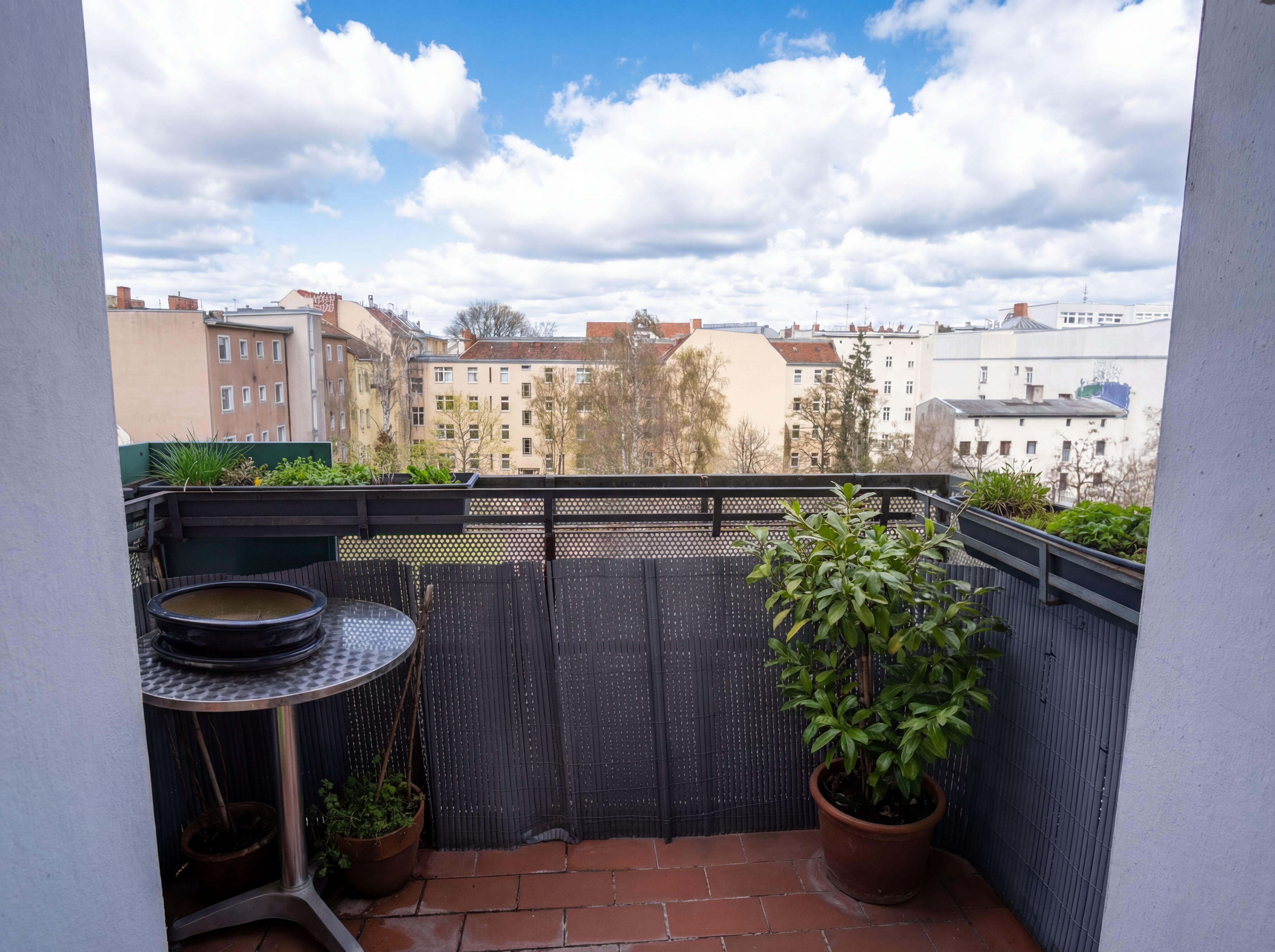  3-Room Altbau Near Mauerpark, 4th Floor, Flooded With Light  -  3-Room Altbau near Mauerpark, 4th Floor, Flooded with Light  - Gallery -  13