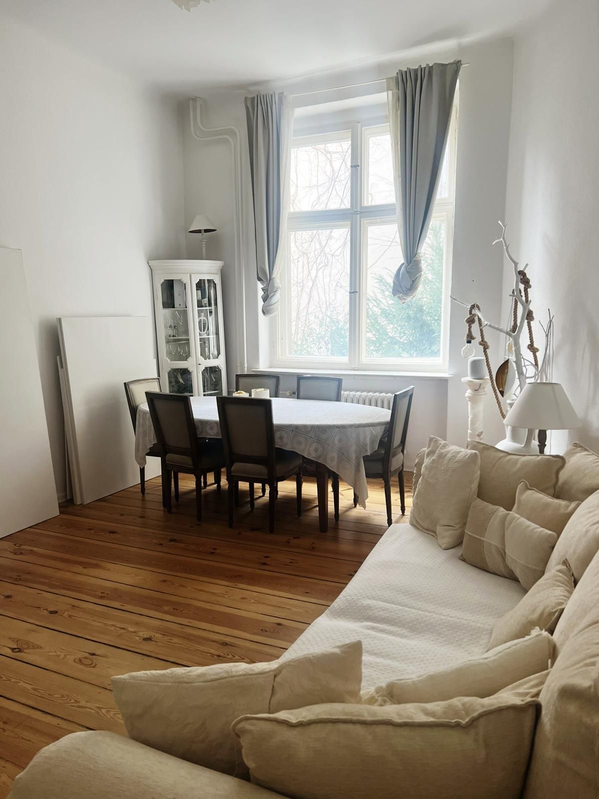  Stilvolle Altbauwohnung Am Ludwigkirchplatz — Möbliert, 83 M²  -  Stilvolle Altbauwohnung am Ludwigkirchplatz — möbliert, 83 m²  - Gallery -  4