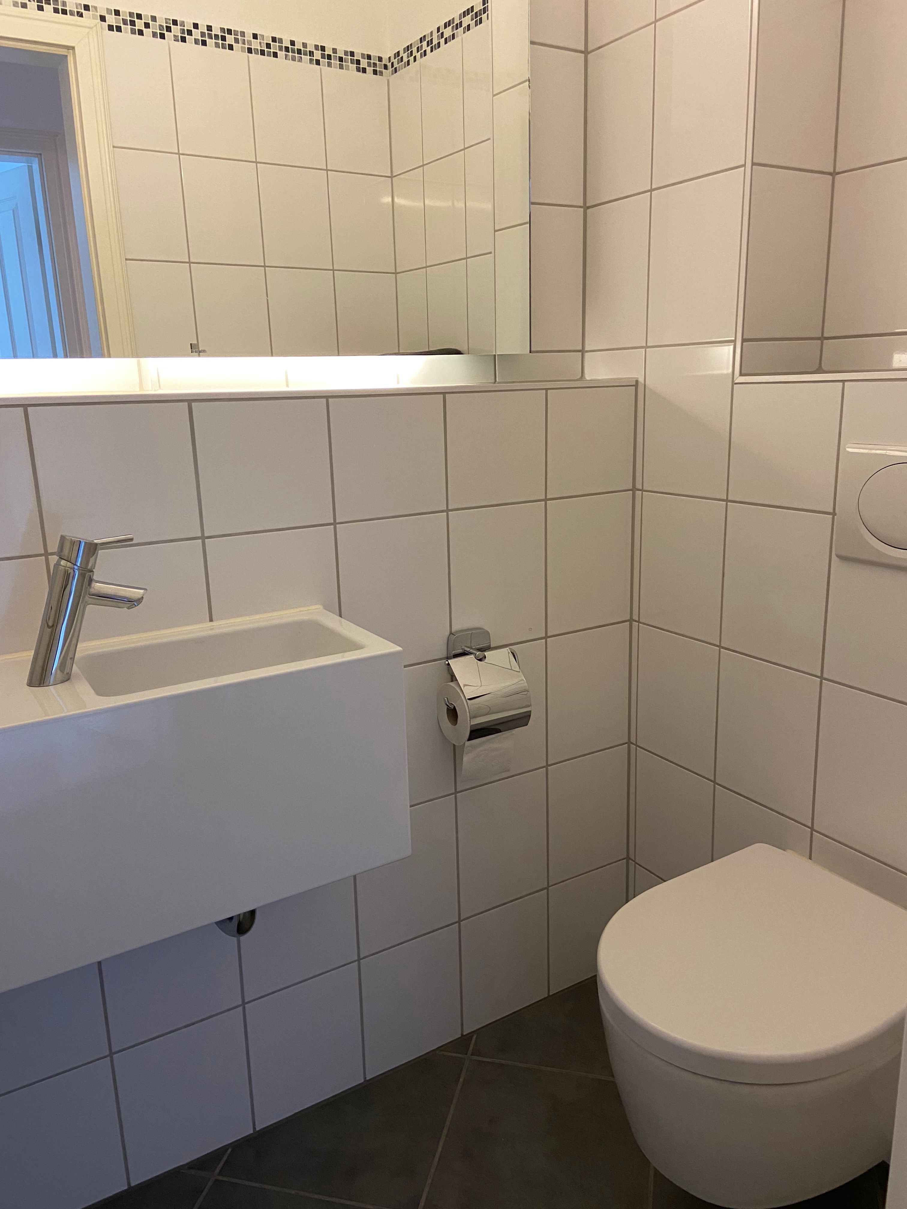 Quiet 110sqm Apartment Near Main Station With Office - 8