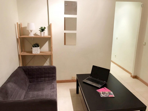 Cosy single bedroom in a 4-bedroom flat, in central Castellana - Gallery - 13