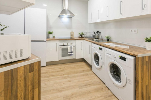 Tasteful double bedroom in a student flat, in Arguelles - Gallery - 13