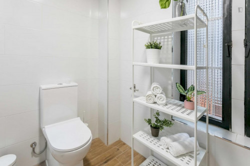 Tasteful double bedroom in a student flat, in Arguelles - Gallery - 8
