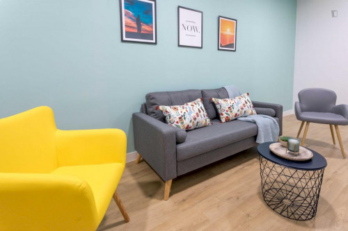 Tasteful double bedroom in a student flat, in Arguelles - Gallery - 21